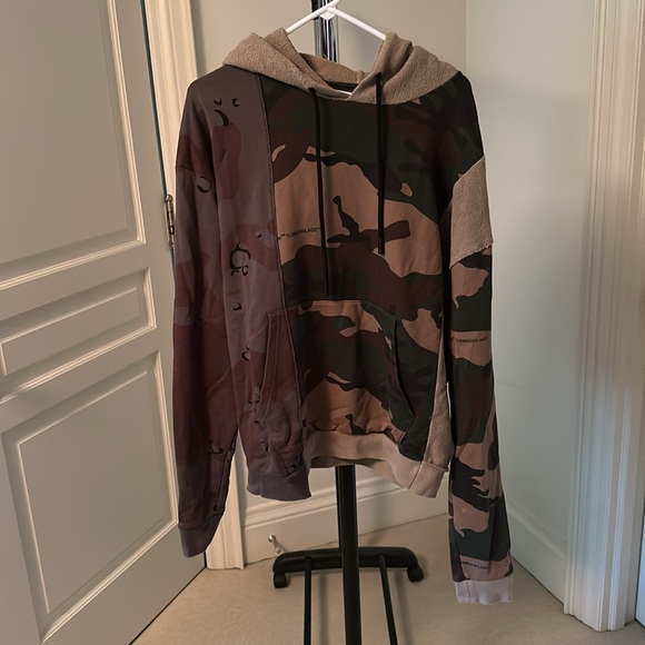 Off-White Reconstructed Camo Hoodie - Picture 2 of 6